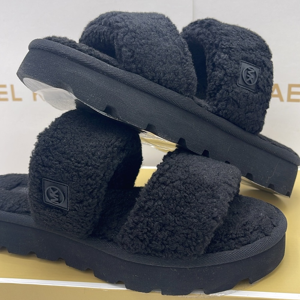 MICHAEL KORS Winnie Faux Curly Shearling Platform Slide Sandal
Black 
New - Picture 15 of 16